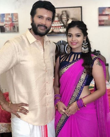 Dharsha Gupta Wiki, Age, Height, Weight, Husband, Biography & More 14 Dharsha Gupta with actor Ranjith