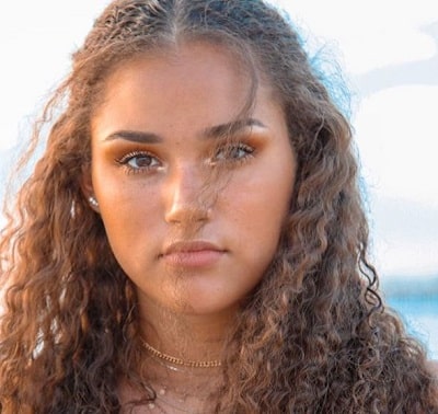 Gracie Haschak Height, Weight, Age, Boyfriend, Biography & More 2 Gracie Haschak American YouTube Star, Singer, Actress, and Dancer