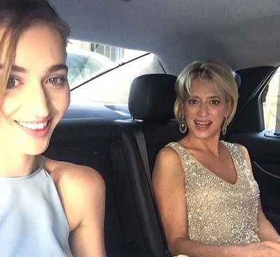 Hannah Lynch Wiki, Age (Dorinda Medley's Daughter) Biography & More 7 Hannah Lynch pictured with her mommy Dorinda Medley