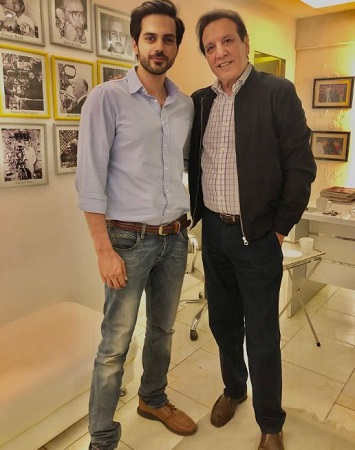 Hasan Khan (Actor) Age, Height, Weight, Girlfriend, Biography & More 8 Hasan Khan with actor Javed Sheikh