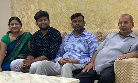 Himanshu Jain (IAS Topper) Wiki, Age, Caste, Biography, Family & More 4 Himanshu Jain with his grandfather Om Parkash Jain, father Sachin Jain, and mother Ritu Jain