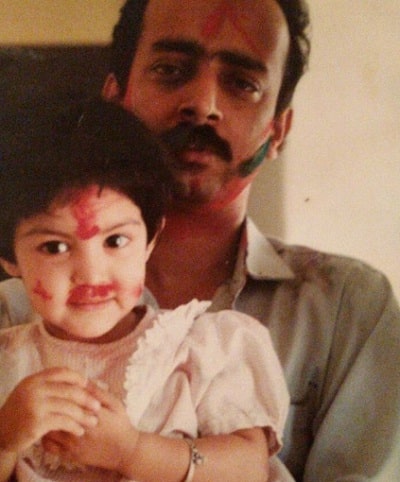 Sandhya Chakraborty Wiki (Rhea Chakraborty's Mother) Age, Biography & More 9 Indrajit Chakraborty with daughter Rhea Chakraborty