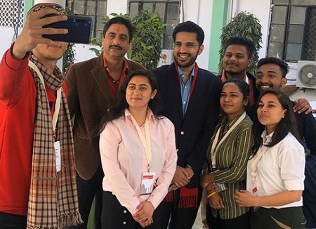 Ishkaran Singh Bhandari Wiki, Age Wife, Family, Biography & More 7 Ishkaran Singh Bhandari with law students