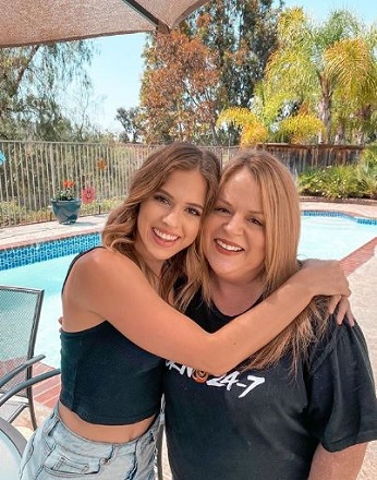 Kelianne Stankus Wiki, Height, Age, Boyfriend, Family, Biography & More 10 Kelianne Stankus with her mother Leanne Stankus