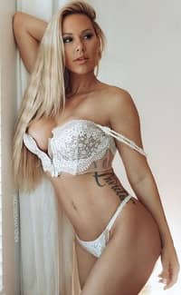 Kindly Myers Wiki, Height, Age, Net worth, Family, Biography & More 3 Kindly Myers has a tattoo on the left side of her stomach