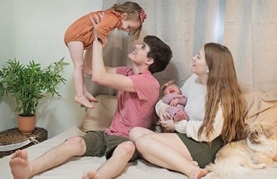 Landon Clifford Wiki (YouTuber) Age, Death, Girlfriend, Biography & More 8 Landon Clifford with his wife Camryn Clifford & his two daughters Briar Clifford and Delilah Rose Clifford