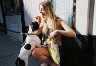Maddie Phillips Wiki, Age, Height, Weight, Boyfriend, Biography & More 6 Maddie Phillips with her pet dog