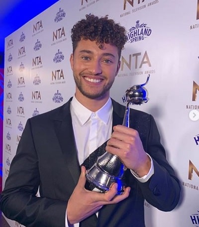 Myles Stephenson Height, Weight, Age, Girlfriend, Biography & More 2 Myles Stephenson British Singer, Songwriter, and Social Media Personality