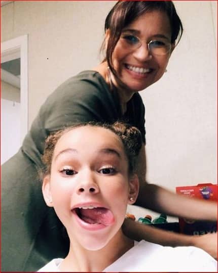 Olivia Haschak Height, Weight, Age, Boyfriend, Biography, Family & More 4 Olivia Haschak with her mother