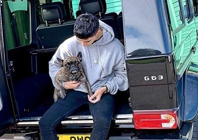 Omid Scobie Wiki, Age, Girlfriend, Books, Biography, Family & More 5 Omid Scobie pet
