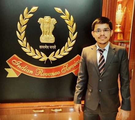 Pradeep Singh (UPSC Topper IAS) Age, Wife, Family, Caste, Biography & More 5 Petrol Pump Employee's son Pradeep Singh, IRS Officer 2018 Batch (Same Name confusion)