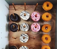 Shawn Killinger (QVC Host) Wiki, Age, Husband, Biography, Family & More 11 Shawn Killinger loves donuts
