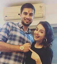 Shrenu Parikh Height, Weight, Age, Husband, Boyfriend, Biography & More 7 Shrenu Parikh Brother Shubham Parikh