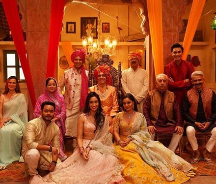 Shreya Chaudhary Wiki, Age, Height, Weight, Boyfriend, Biography & More 3 Shreya Chaudhary with the cast of Bandish Bandit