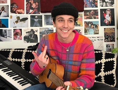 Tucker Pillsbury (Role Model) Wiki, Age, Height, Weight, Girlfriend, Biography & More 17 Tucker Pillsbury Wiki, Bio, & Age