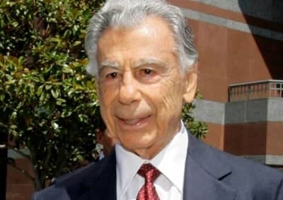 Una Davis Wiki (Kirk Kerkorian's Wife) Age, Biography, Children & More 2 Una Davis' husband Kirk Kerkorian (Armenian-American businessman)