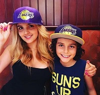 Victoria Vida Wiki, Age, Height, Weight, Boyfriend, Biography & More 9 Victoria Vida with her brother Jack Worrall