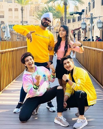 Vishal Pandey with his friends
