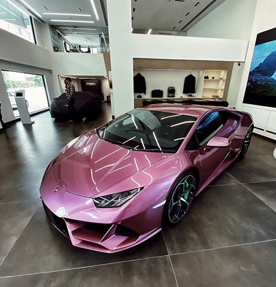 Abi Hassan Age, Girlfriend, Wife, Height, Family, Biography & Facts 14 Abi Hassan shared picture of his favourite car Lamborghini