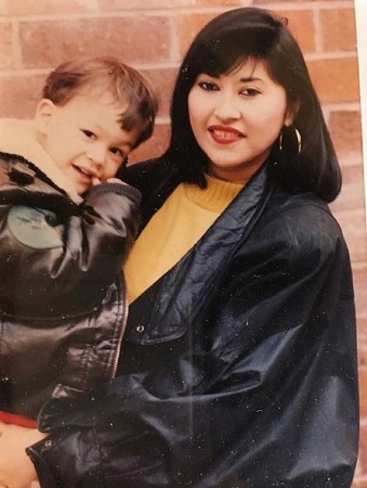 Emilio Vitolo (Chef) Wiki, Age, Height, Weight, Girlfriend, Biography & More 9 An old photo of Emilio Vitolo with his mother