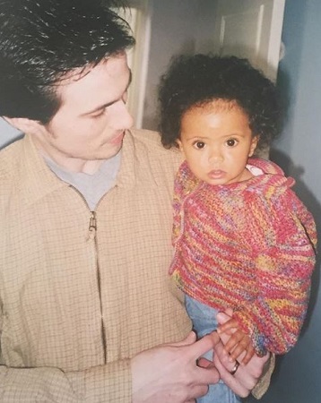 Jordan Loughran Wiki, Age, Height, Weight, Boyfriend, Family, Biography & Facts 9 An old photo of Jordan Loughran's sister Lola Mae Loughran and her father