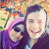 Anas Marwah Wiki, Age, Wife, Height, Weight, Biography, Family & Facts 7 Anas Marwah mother