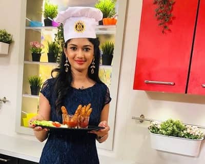 Ariyana Glory remained an anchor of Vantacheyatarama show at Abhiruchi TV
