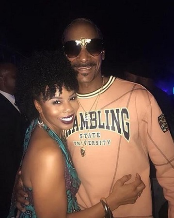 Brandee Evans Wiki, Age, Husband, Height, Weight, Biography & More 16 Brandee Evans with Snoop Dog