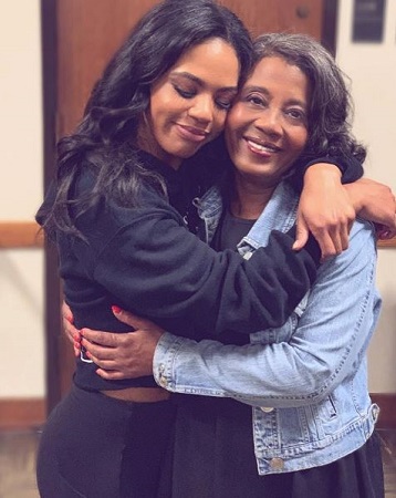Britt Stewart Wiki, Age, Height, Weight, Husband, Biography & More 8 Britt Stewart with her mom Jasmin Espy