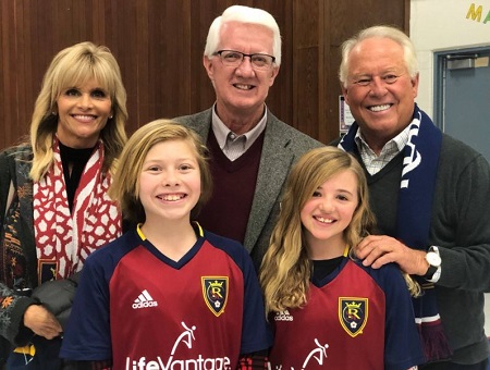 Dell Loy Hansen Wiki, Age, Wife, Children, Biography, Net worth & More 6 Dell Loy Hansen with Terra Linda Elementary's students and teachers