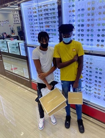 Donelij (TikTok Star) Age, Height, Weight, Girlfriend, Biography & More 8 Donelij doing shopping with friend