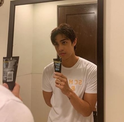 Donny Pangilinan Age, Height, Weight, Girlfriend, Biography & More 15 Donny Pangilinan promoting face wash