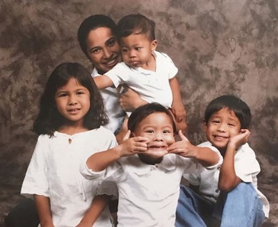 Donny Pangilinan Age, Height, Weight, Girlfriend, Biography & More 16 Donny Pangilinan childhood picture with his mother Maricel Laxa and all siblings