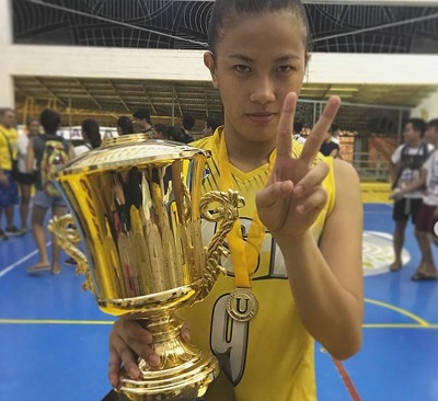Ej Laure Height, Weight, Age, Husband, Boyfriend, Biography & More 19 Ej Laure with B2B championship trophy
