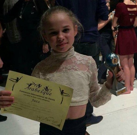 Ilanah Cami-Goursolas with her award