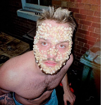 Jay Swingler Age, Height, Weight, Net worth, Girlfriend, Biography & Facts 16 Jay Swingler paste teeth all over his face