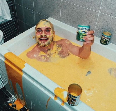 Jay Swingler Age, Height, Weight, Net worth, Girlfriend, Biography & Facts 8 Jay Swingler taking bath in tub full of custard