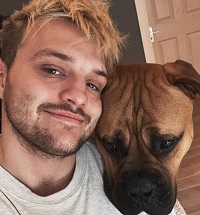Jay Swingler Age, Height, Weight, Net worth, Girlfriend, Biography & Facts 6 Jay Swingler with his pet
