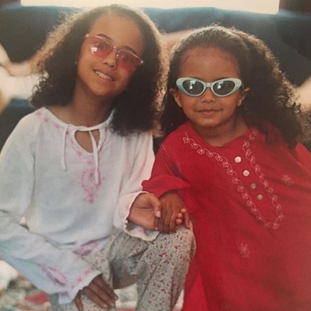 Jordan Loughran Wiki, Age, Height, Weight, Boyfriend, Family, Biography & Facts 7 Jordan Loughran's childhood picture with her sister Lola Mae Loughran