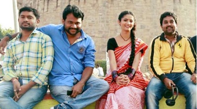 Jordar Sujatha (Bigg Boss) Wiki, Age, Husband, Height, Weight, Biography & More 12 Jordar Sujatha with her crew on the set of hmtv
