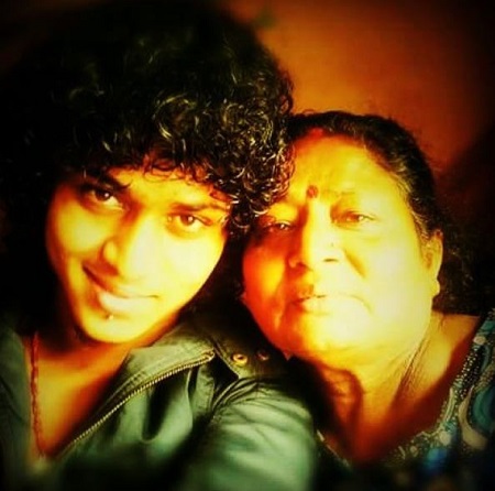 Kishore Aman Shetty (Actor) Wiki, Age, Girlfriend, Height, Weight, Biography & Facts 9 Kishore Aman Shetty with his mother Rathnavati