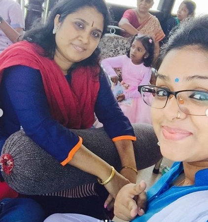 Lekshmi Pramod Wiki, Age, Husband, Height, Weight, Biography & More 8 Lekshmi Pramod and her mother
