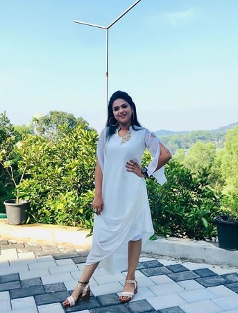 Lekshmi Pramod Wiki, Age, Husband, Height, Weight, Biography & More 11 Lekshmi Pramod height weight