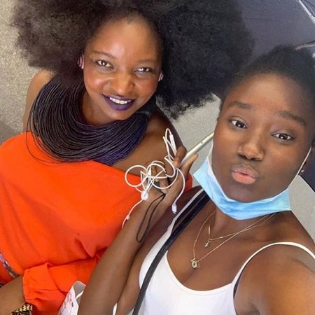Maïmouna Gueye Wiki, Age, Husband, Family, Height, Biography & Facts 7 Maïmouna Gueye with her sister