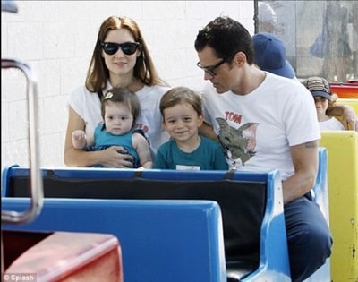 Naomi Nelson Wiki, Age, Husband, Children, Biography & More 10 Naomi Nelson snapshot with her better half Johnny Knoxville, son Rocko Akira Clapp and daughter Arlo Lemoyne Yoko Clapp