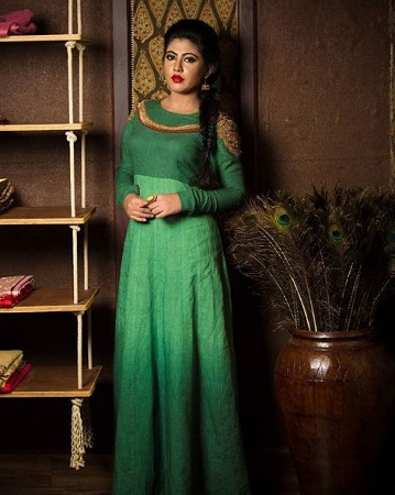 Nayana Elza height weight