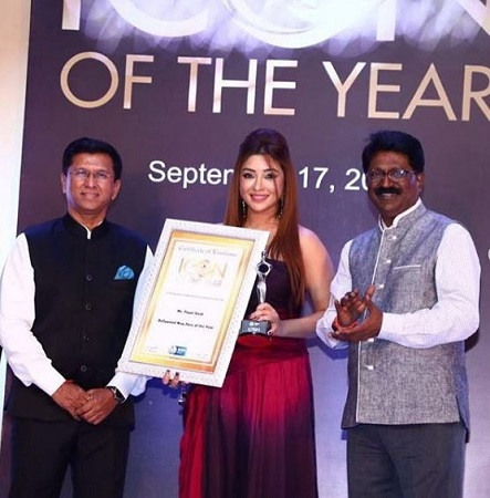 Payal Ghosh won Icon of the year award