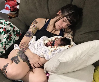 Pokeprincxss (Streamer) Age, Height, Weight, Boyfriend, Biography & Facts 13 Pokeprincxss with her son Onix