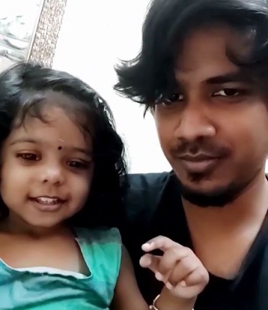 RJ Vinoth 11 RJ Vinoth with his daughter Inbaa Sudar