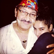 Ragini Dwivedi Height, Weight, Age, Boyfriend, Husband, Biography & More 6 Ragini Dwivedi and her dad